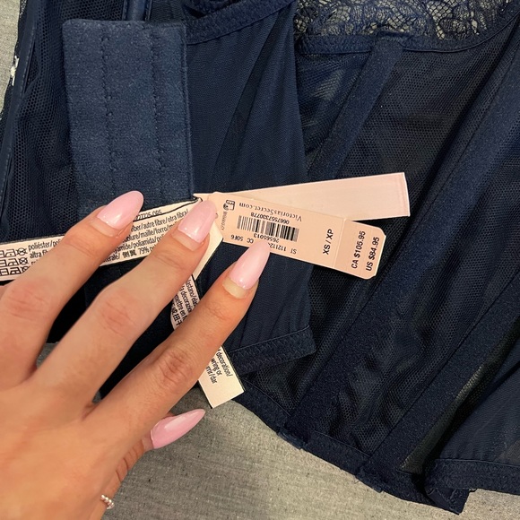 Victoria's Secret Embroidered Corset - Picture 5 of 6